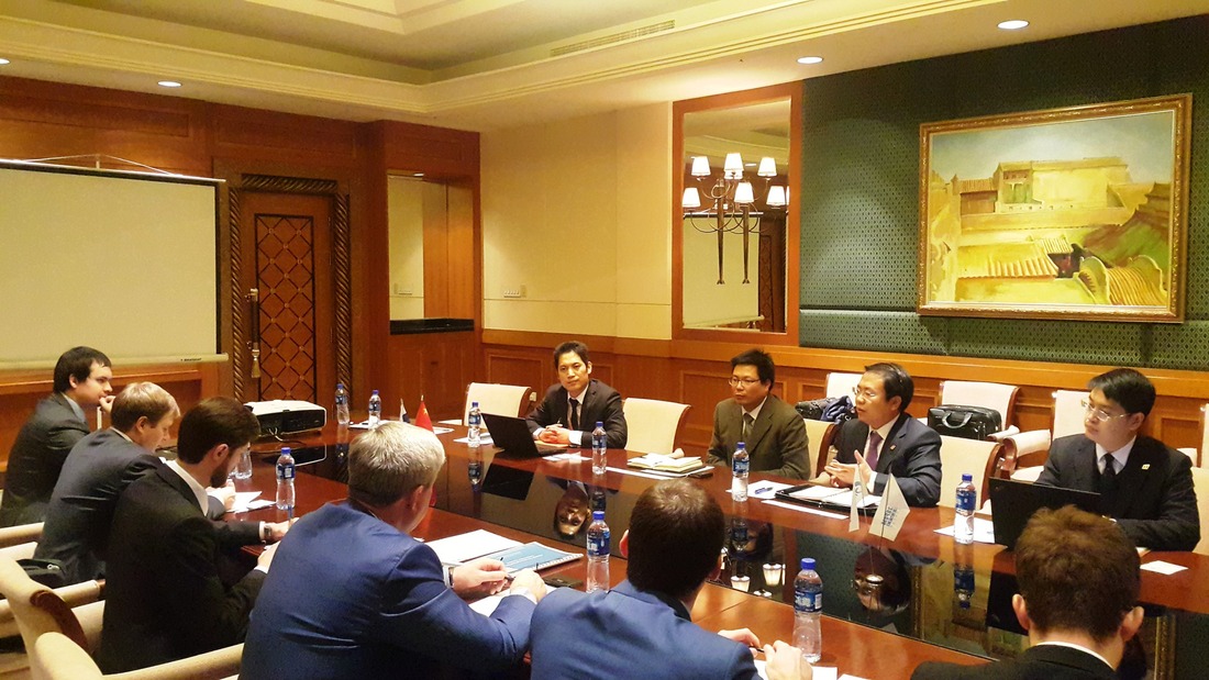 На встрече присутствовали Президент компании Паркер Ванг,  старший вице-президент Ингжонг Ван и заместитель директора по строительству и развитию Стивен Ванг.
