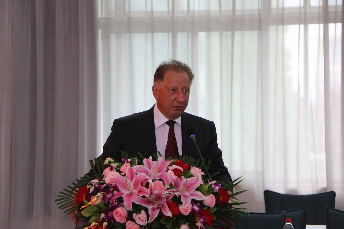 Глава делегации ПАО "Газпром" — начальник Управления Игорь Зинченко