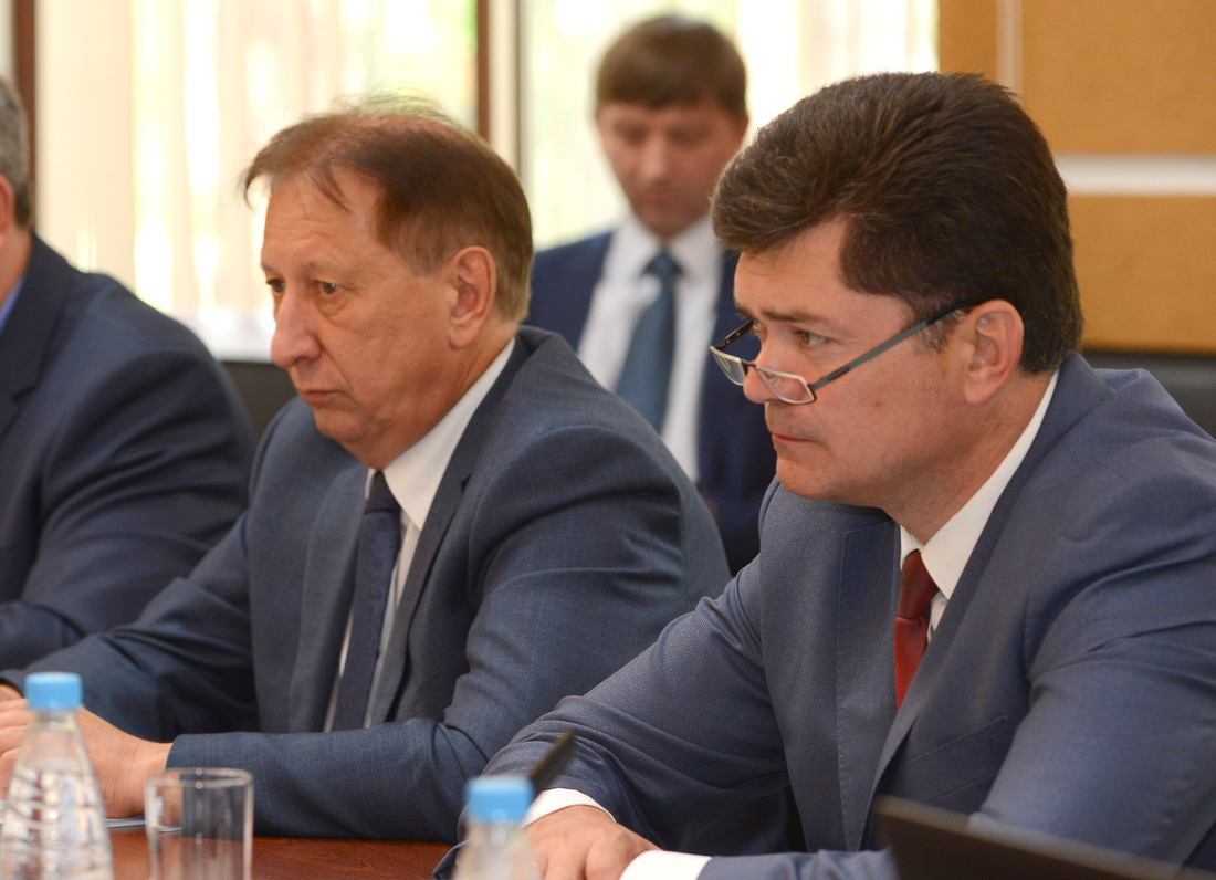 Начальники Управлений ПАО «Газпром» Игорь Зинченко (слева) и Вадим Рыбальченко