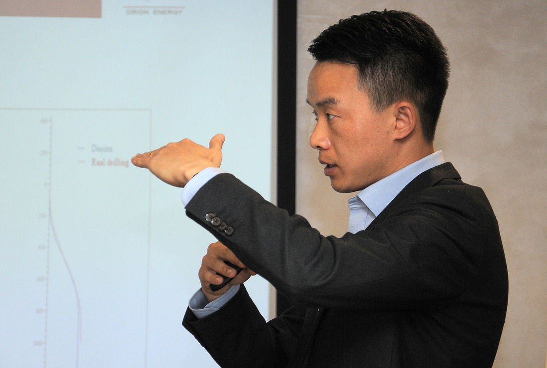 Главный проектировщик гидроразрыва пласта компании Beijing Orion Energy Technology & Development Co. Ltd Хао Ванг (Wang Hao) поясняет предлагаемые компнаией "Орион" решения