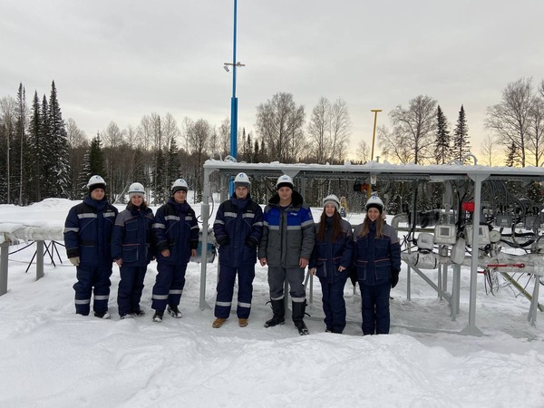 Студенты на газовом промысле Нарыкско-Осташкинского месторождения